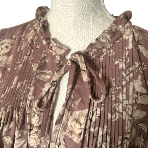Torrid Brown & Cream Floral Pintuck Boho Blouse Peasant Sleeves V-neck  1X New - Picture 3 of 16